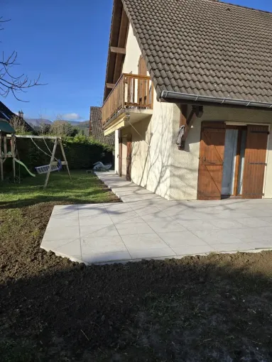 Réfection d'une terrasse en carrelage grès cérame à Chambéry, Chambéry, ANTHONY FONTAINE PAYSAGISTE