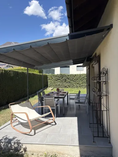 Réalisation d'une terrasse en carrelage grès cérame à Saint-Pierre d'Albigny, Chambéry, ANTHONY FONTAINE PAYSAGISTE