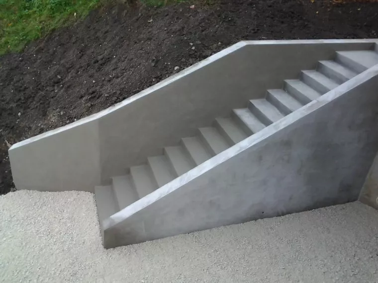 Escaliers en pierre ou en béton : solutions pratiques pour un terrain en pente, Chambéry, ANTHONY FONTAINE PAYSAGISTE