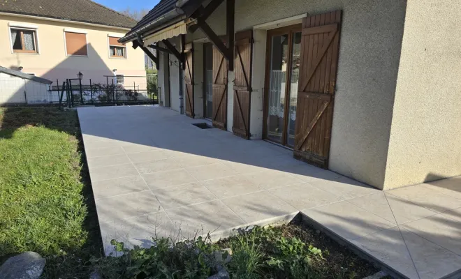 Réfection d'une terrasse en carrelage grès cérame à Chambéry, Chambéry, ANTHONY FONTAINE PAYSAGISTE