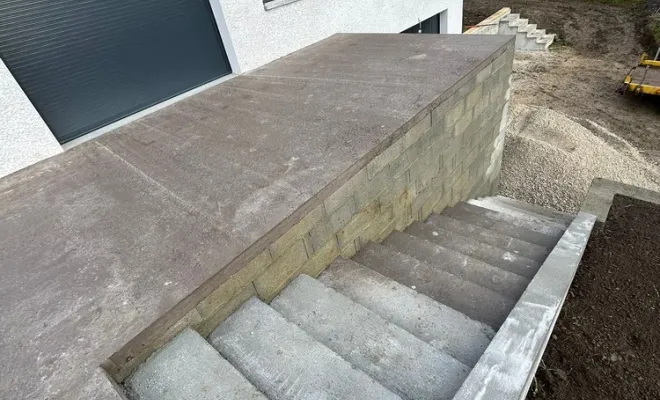 Une dalle béton pour une terrasse à la chapelle blanche, Chambéry, ANTHONY FONTAINE PAYSAGISTE