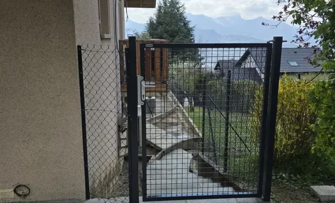 Réalisation d'une clôture en simple torsion gris anthracite à saint jean d'arvey, Chambéry, ANTHONY FONTAINE PAYSAGISTE