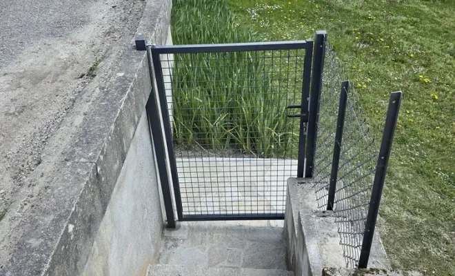 Réalisation d'une clôture en simple torsion gris anthracite à saint jean d'arvey, Chambéry, ANTHONY FONTAINE PAYSAGISTE