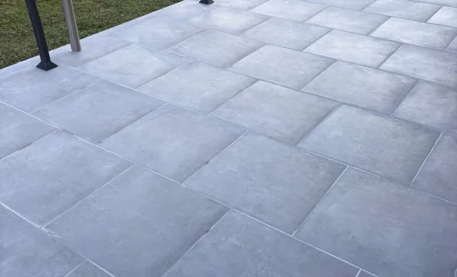 Réalisation d'une terrasse en carrelage grès cérame à Saint-Pierre d'Albigny, Chambéry, ANTHONY FONTAINE PAYSAGISTE