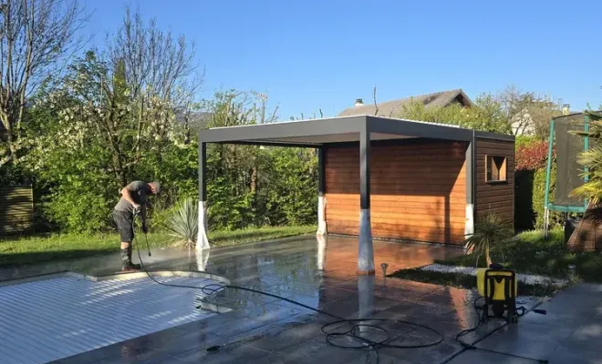 Pendant le nettoyage d'une terrasse de 180 m² à la Ravoire, Chambéry, ANTHONY FONTAINE PAYSAGISTE
