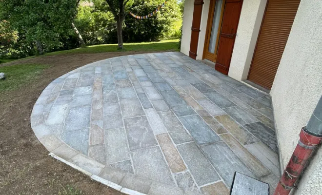 Terrasse en pierre naturelle à aillon le vieux, Chambéry, ANTHONY FONTAINE PAYSAGISTE