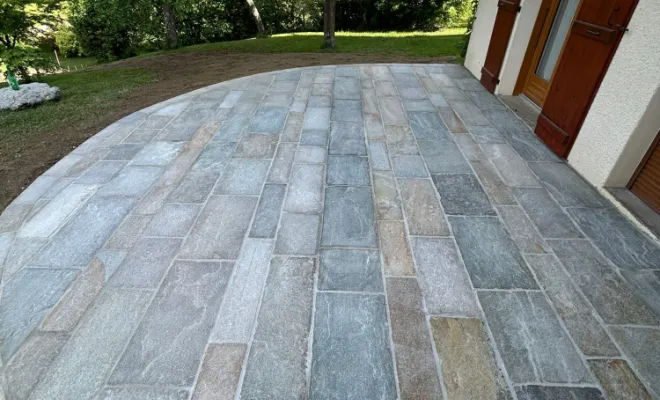 Terrasse en pierre naturelle à aillon le vieux, Chambéry, ANTHONY FONTAINE PAYSAGISTE