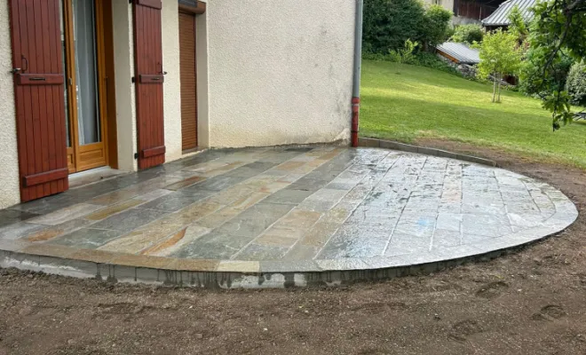 Terrasse en pierre naturelle à aillon le vieux, Chambéry, ANTHONY FONTAINE PAYSAGISTE